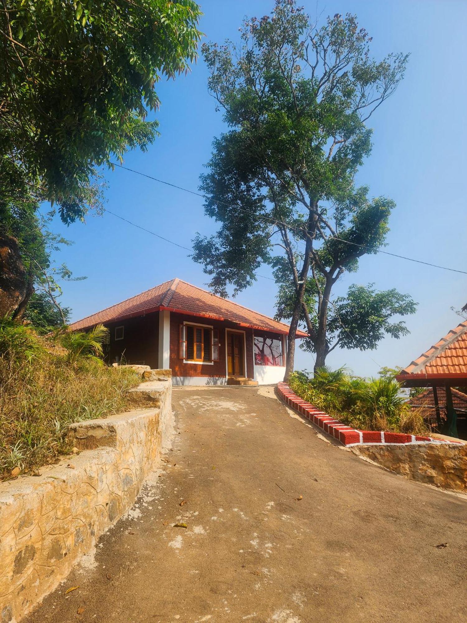 Celestial Heights Homestay Kurchi エクステリア 写真
